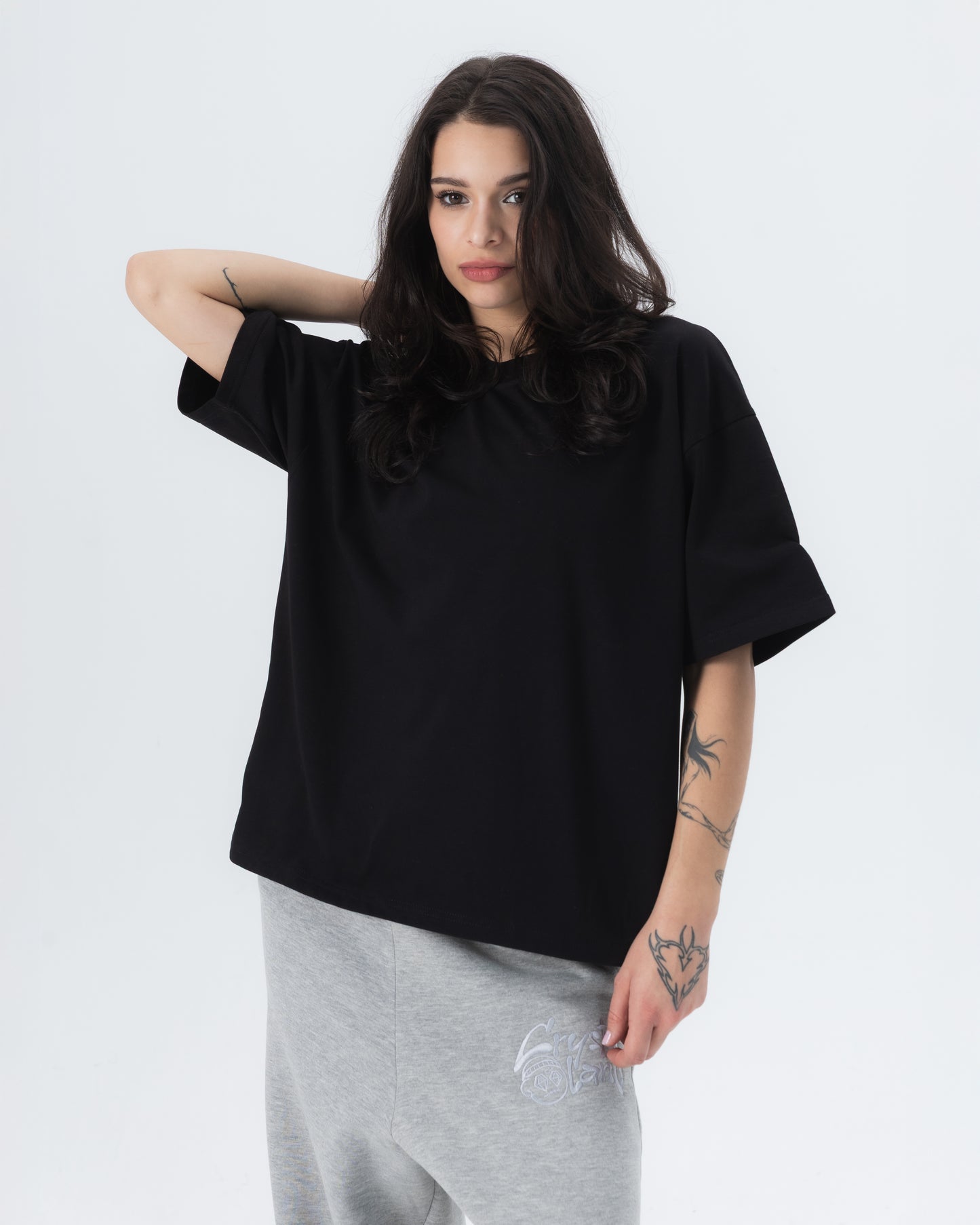 CRYSTALAND ESSENTIAL BLACK T-SHIRT
