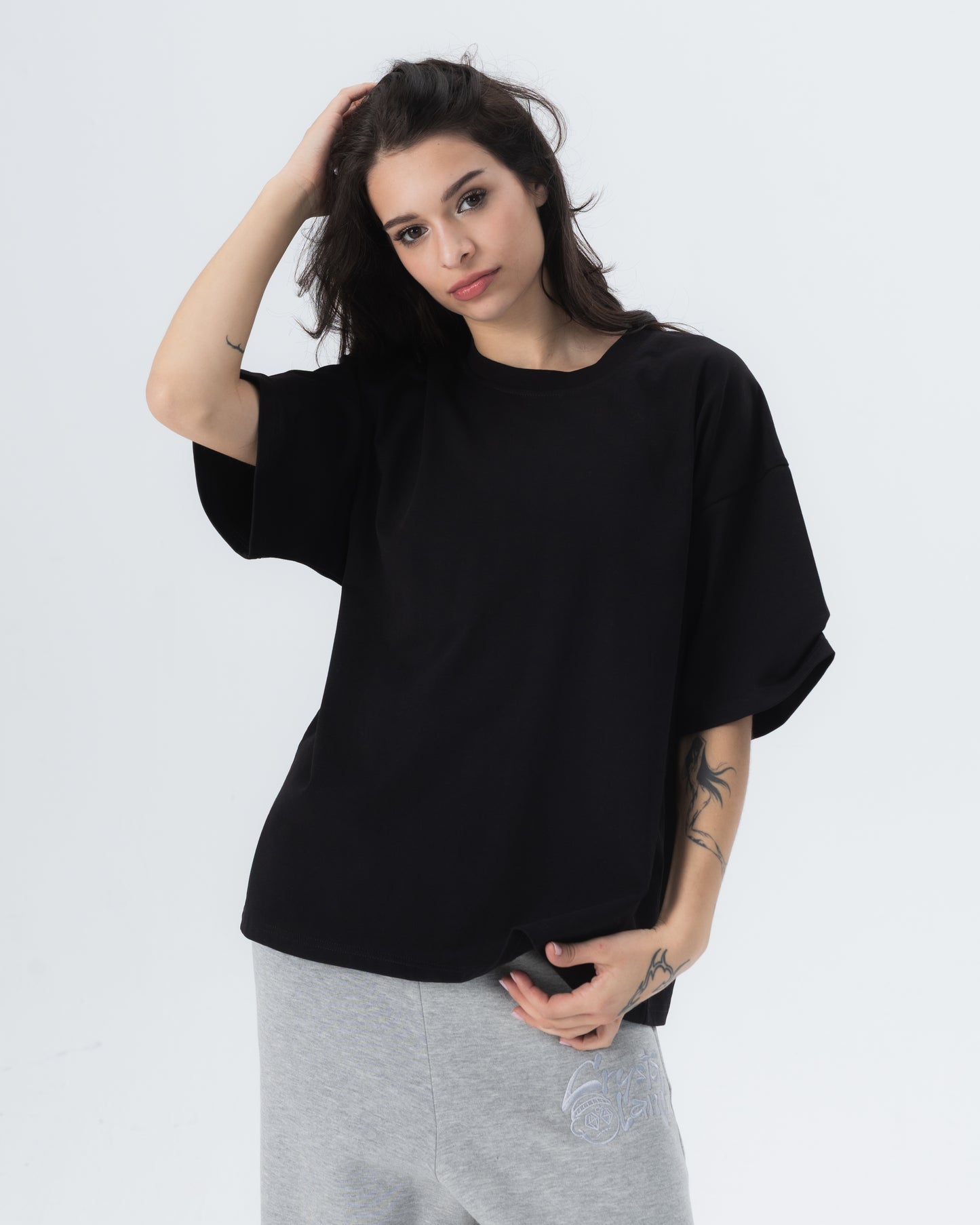 CRYSTALAND ESSENTIAL BLACK T-SHIRT