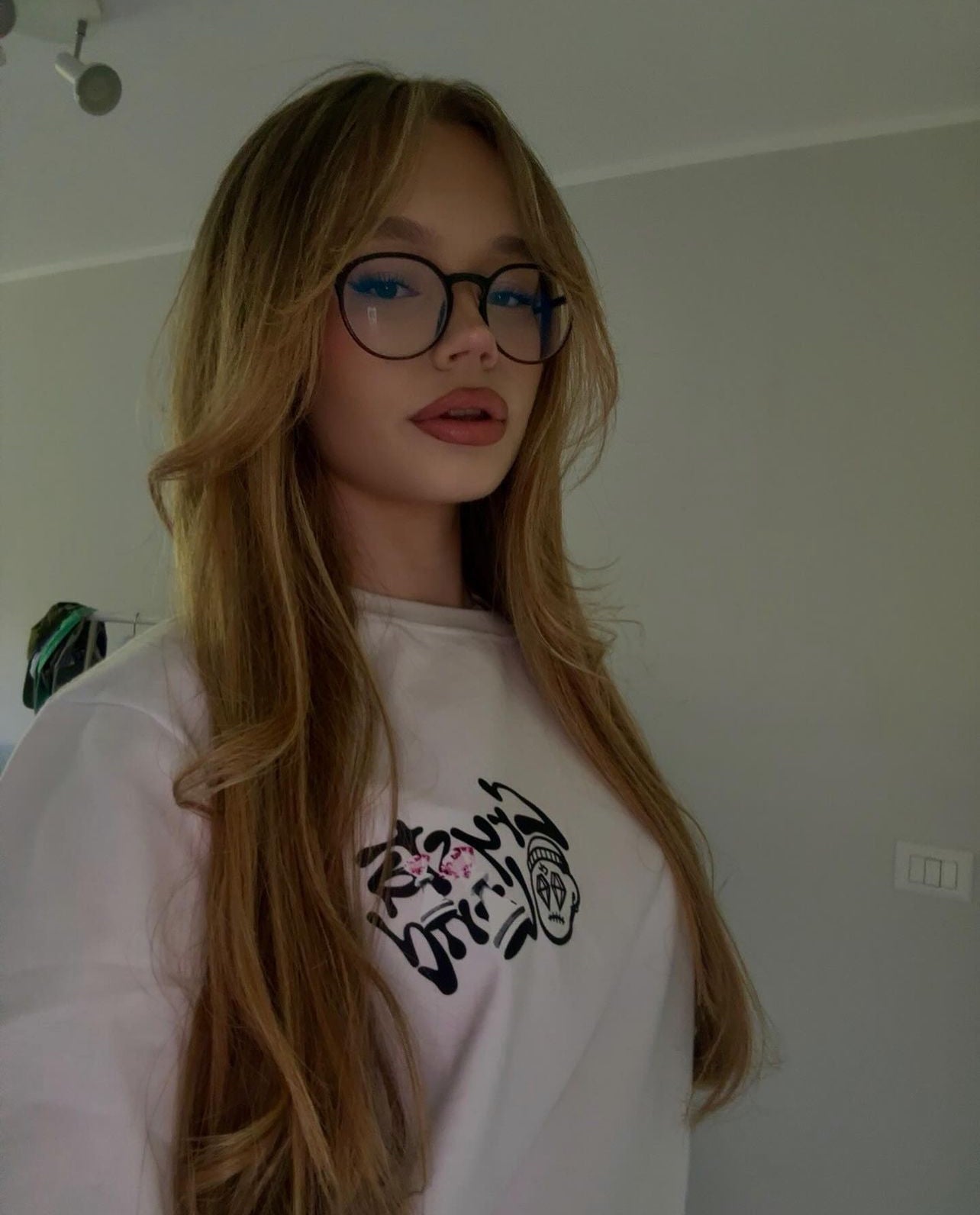 CRYSTALAND CHESS WHITE T-SHIRT
