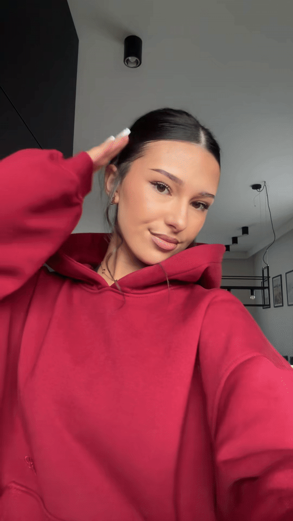 CRYSTALAND ESSENTIAL BURGUNDY HOODIE