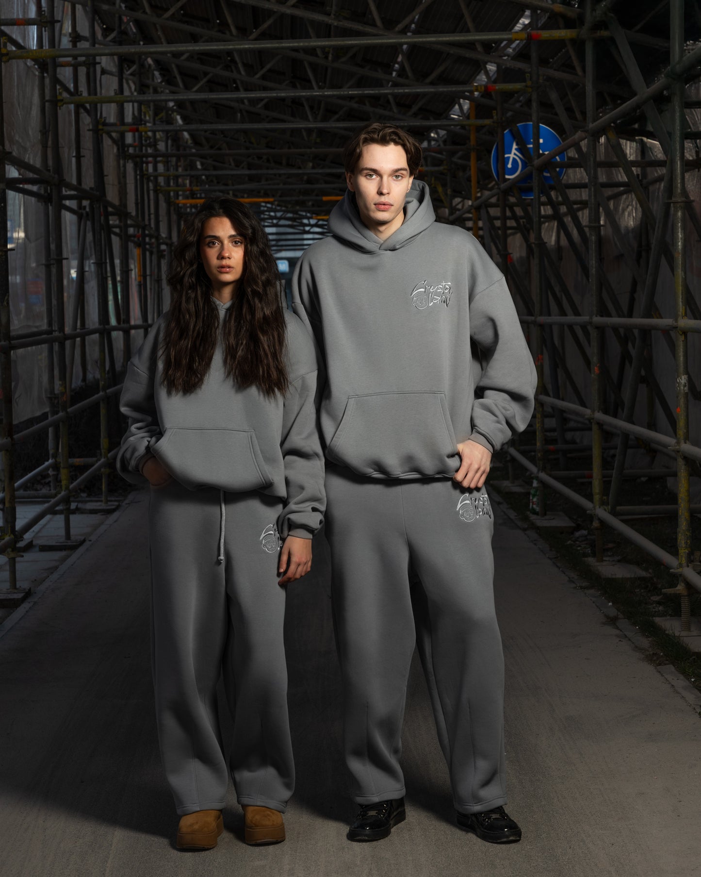 CRYSTALAND BASIC SILBERGRAUER HOODIE