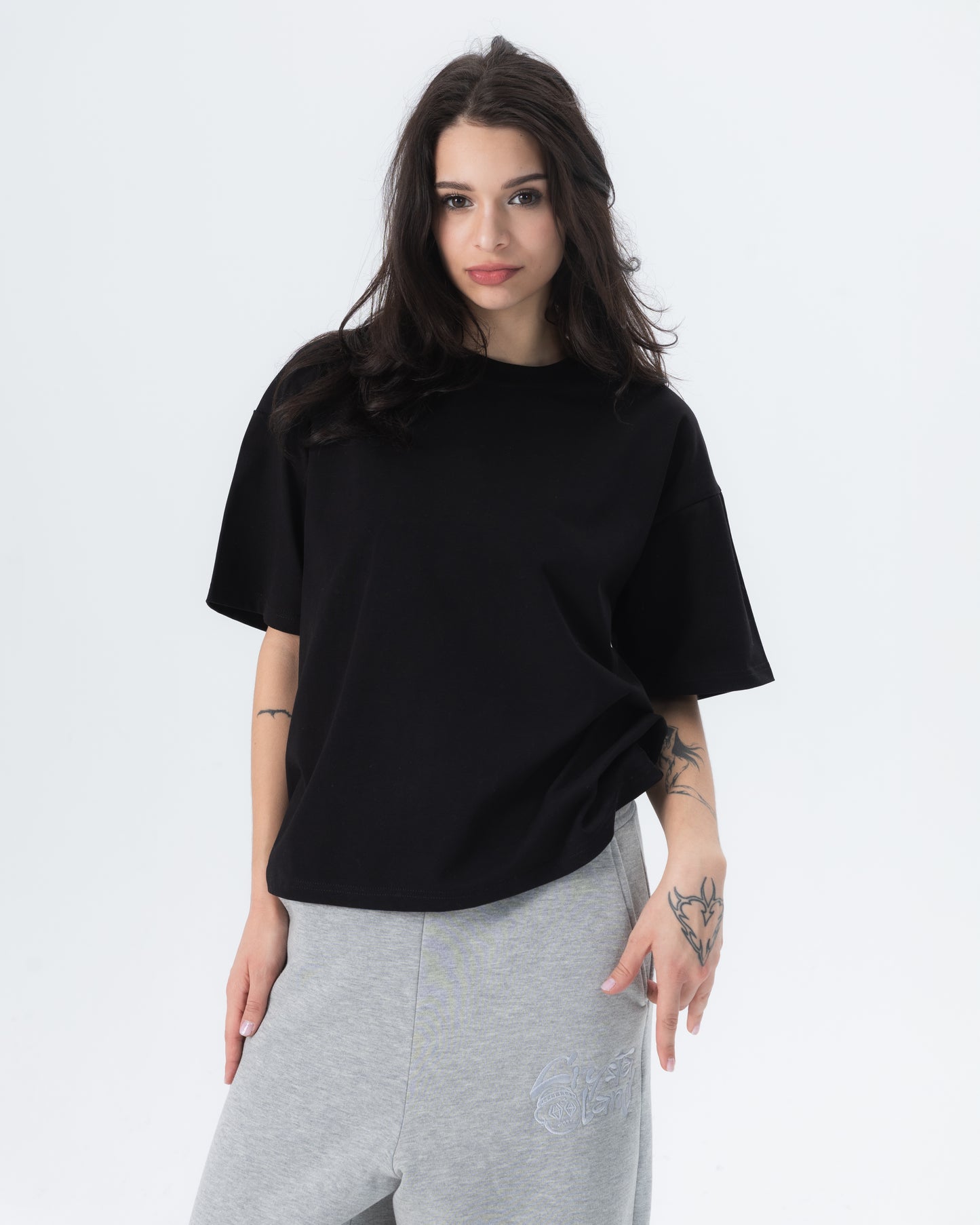 CRYSTALAND ESSENTIAL BLACK T-SHIRT