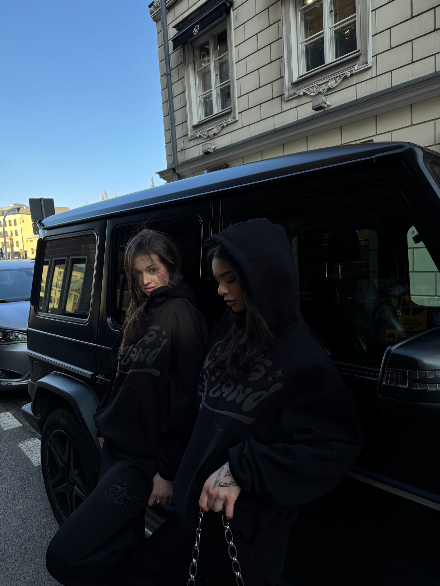 CRYSTALAND PUFF PRINT BLACK HOODIE