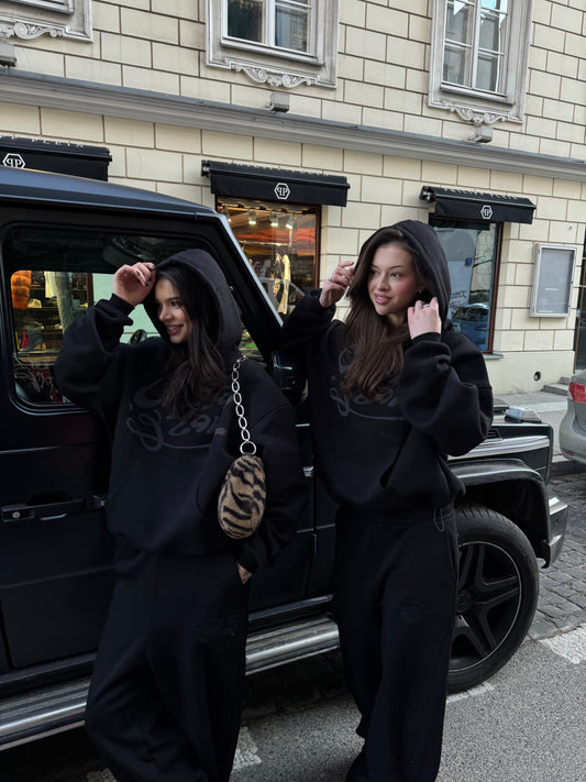 CRYSTALAND PUFF PRINT BLACK HOODIE