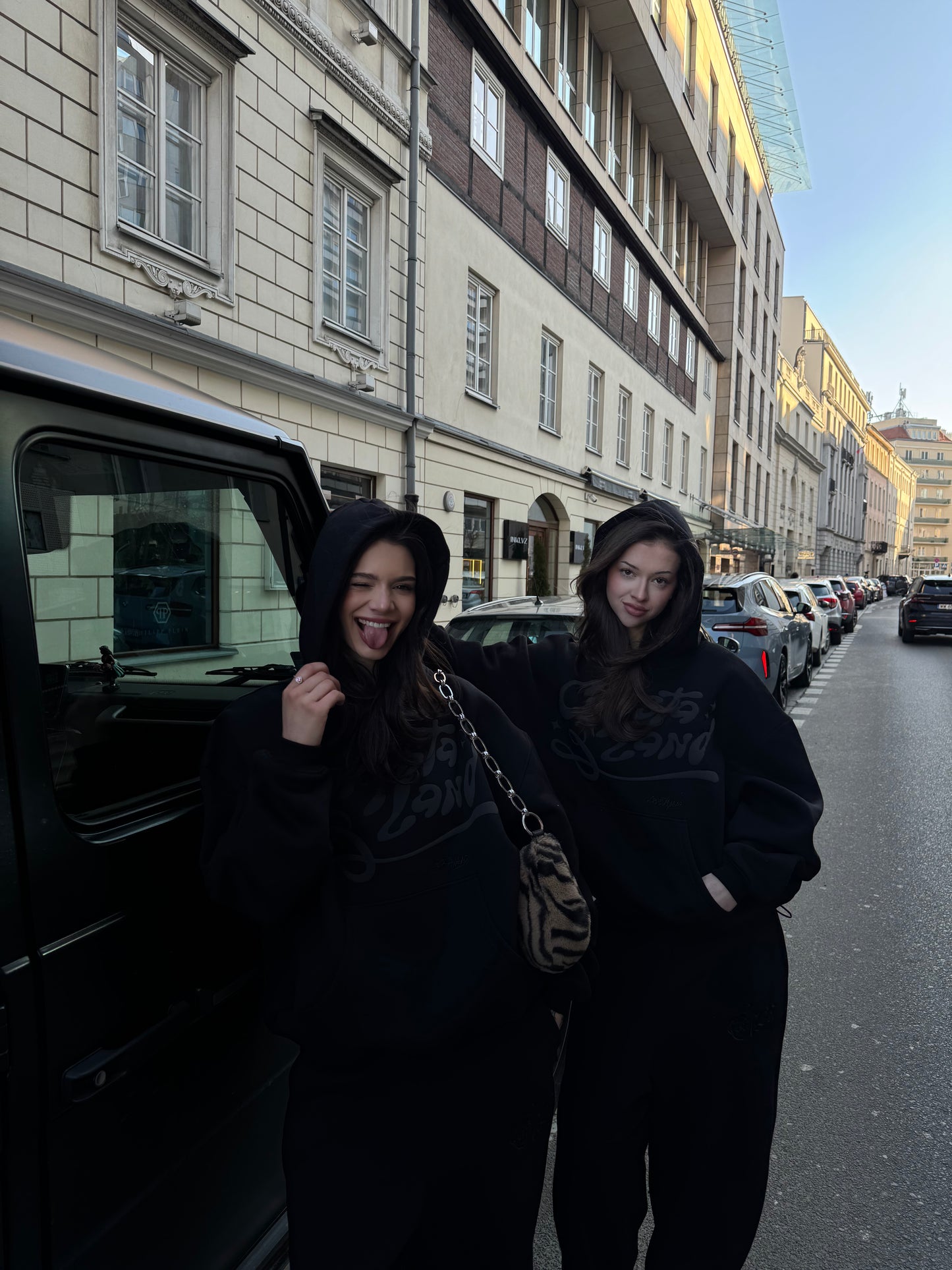 CRYSTALAND PUFF PRINT BLACK HOODIE