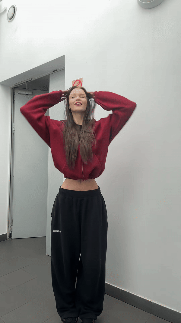 CRYSTALAND ESSENTIAL BURGUNDY ZIP HOODIE